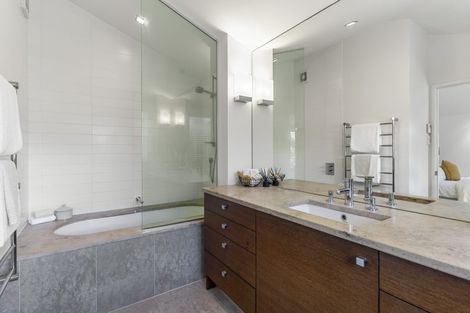 Photo of property in 2/7 Orchard Road, Browns Bay, Auckland, 0630