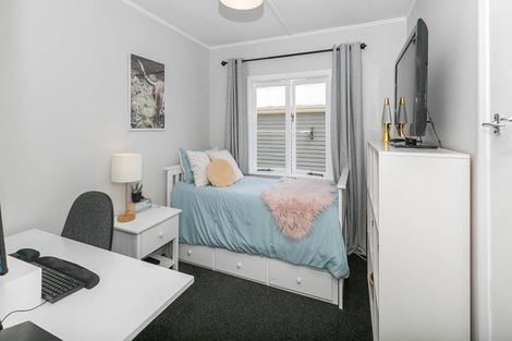 Photo of property in 15 Sandwich Road, St Andrews, Hamilton, 3200