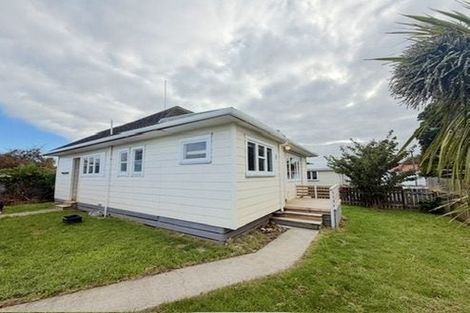 Photo of property in 3 Daniell Street, Bulls, 4818