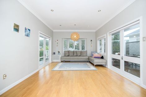 Photo of property in 2a Sylvan Park Avenue, Milford, Auckland, 0620