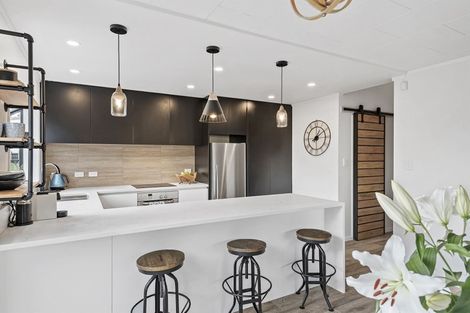 Photo of property in 2/90 Verbena Road, Birkdale, Auckland, 0626