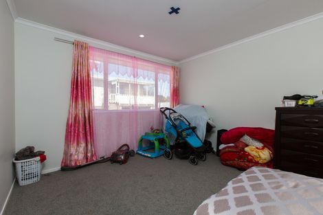 Photo of property in 37 Amberley Avenue, Te Atatu South, Auckland, 0610