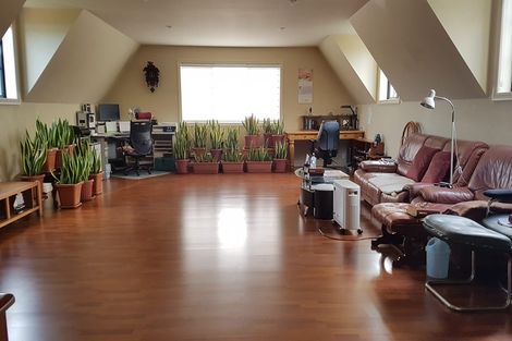 Photo of property in 12a Wicklam Lane, Greenhithe, Auckland, 0632