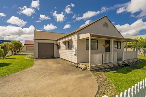 Photo of property in 13 Cholmondeley Crescent, Whitianga, 3510