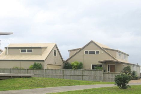 Photo of property in 122 Puka Crescent, Matarangi, Whitianga, 3592