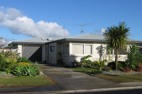 Photo of property in 2 Denham Way, Orewa, 0931