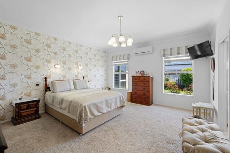 Photo of property in 11 Wesley Avenue, Frankleigh Park, New Plymouth, 4310