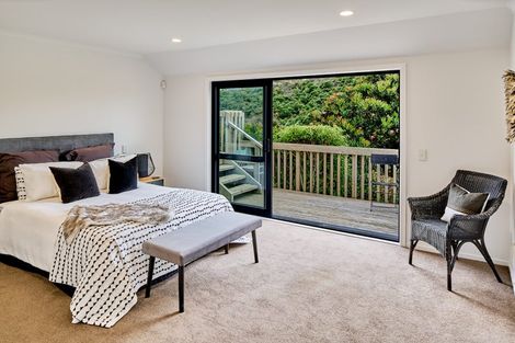 Photo of property in 32 Amesbury Drive, Churton Park, Wellington, 6037