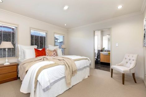 Photo of property in 72 Compass Way, Half Moon Bay, Auckland, 2012