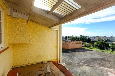 Photo of property in 17 Alberta Road, Glen Avon, New Plymouth, 4312