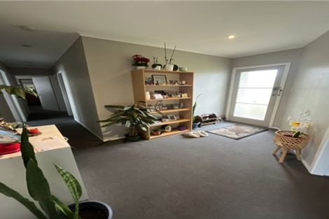 Photo of property in 37 Bruce Road, Glenfield, Auckland, 0629