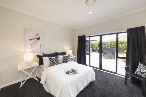 Photo of property in 6 Manhattan Court, Kelvin Grove, Palmerston North, 4414