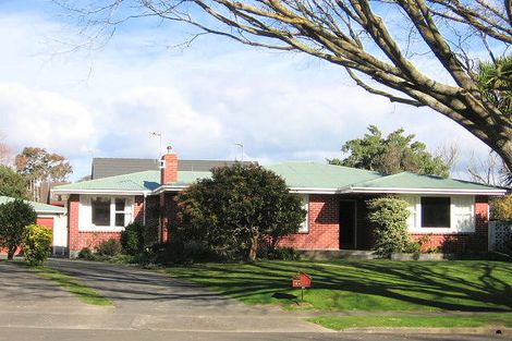 Photo of property in 34 Surrey Crescent, Hokowhitu, Palmerston North, 4410