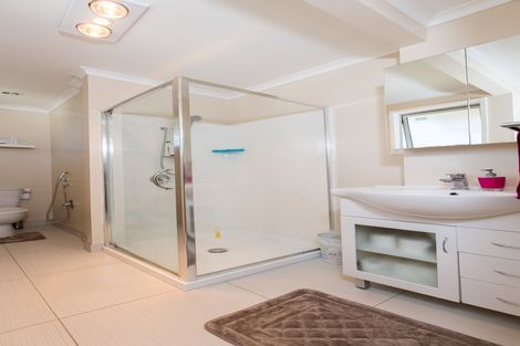 Photo of property in 37 Amberley Avenue, Te Atatu South, Auckland, 0610