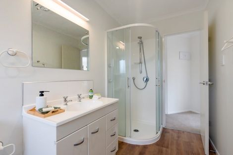 Photo of property in 72 Rutherford Drive, Waikanae Beach, Waikanae, 5036