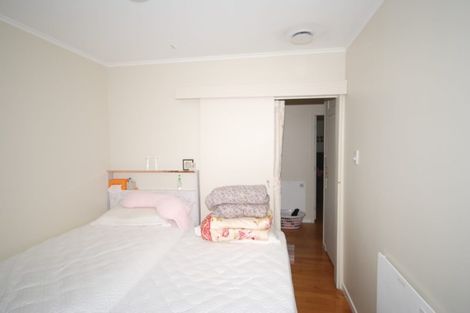 Photo of property in 21 Amberley Avenue, Te Atatu South, Auckland, 0610