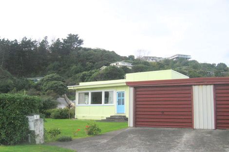 Photo of property in 142 Mana Esplanade, Paremata, Porirua, 5026