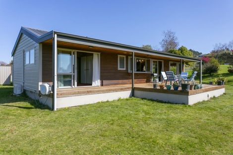 Photo of property in 18 Glen Mohr, Acacia Bay, Taupo, 3385