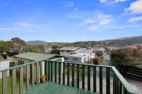 Photo of property in 40 Trelawney Road, Wainuiomata, Lower Hutt, 5014