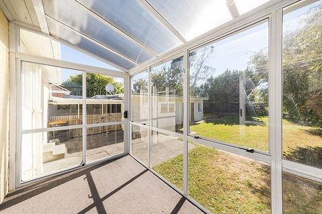 Photo of property in 15 Ihle Street, Terrace End, Palmerston North, 4410
