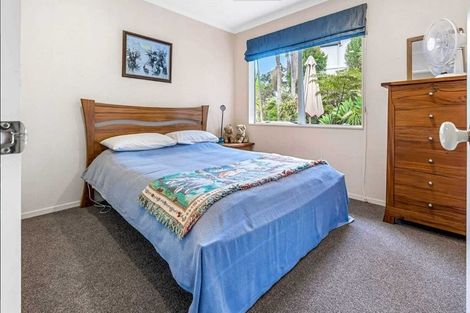 Photo of property in 8 Landvale Court, Browns Bay, Auckland, 0630