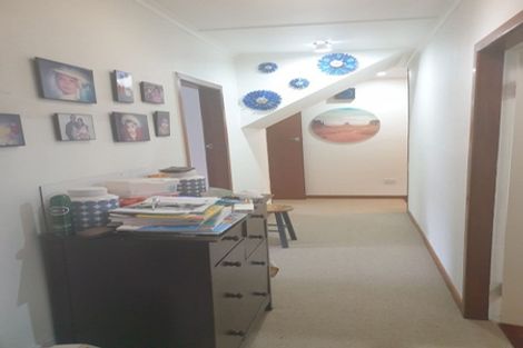 Photo of property in 1/8 Golf Road, New Lynn, Auckland, 0600