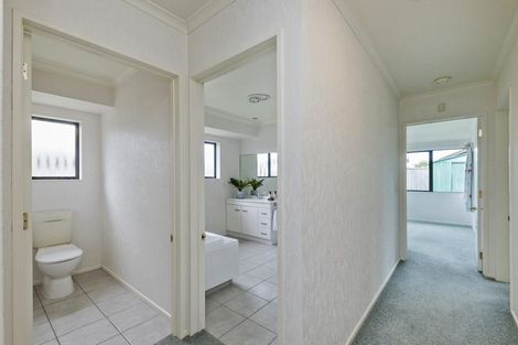 Photo of property in 8 Woodgate Court, Fitzherbert, Palmerston North, 4410