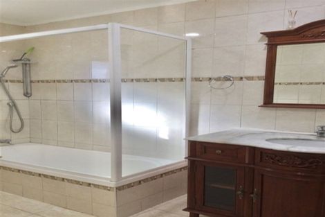 Photo of property in 2/421 Mount Albert Road, Mount Roskill, Auckland, 1041