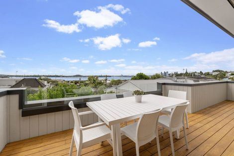 Photo of property in 2/2 Milton Road, Northcote Point, Auckland, 0627
