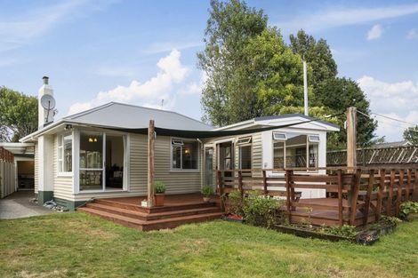 Photo of property in 39 Turakina Street, Merrilands, New Plymouth, 4312