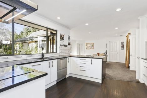 Photo of property in 29 Almond Grove, Greenhithe, Auckland, 0632