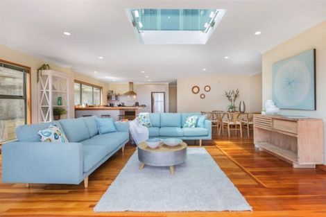 Photo of property in 10 Ocean Parade, Pukerua Bay, 5026