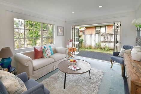 Photo of property in 56 Spencer Road, Pinehill, Auckland, 0632