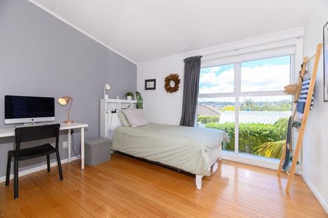 Photo of property in 1/48 Bond Crescent, Forrest Hill, Auckland, 0620
