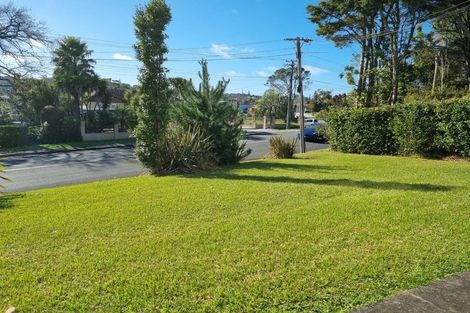 Photo of property in 2 Konini Road, Titirangi, Auckland, 0604