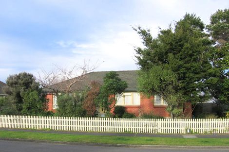 Photo of property in 12 Tilbury Avenue, Hokowhitu, Palmerston North, 4410