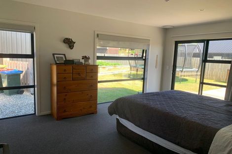 Photo of property in 39 Kingfisher Crescent, Albert Town, Wanaka, 9305