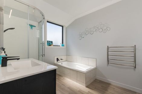 Photo of property in 15 George Street, Bulls, 4818