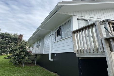 Photo of property in 42 Claverdon Drive, Massey, Auckland, 0614