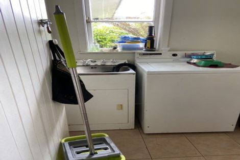 Photo of property in 122 Mahia Road, Wattle Downs, Auckland, 2103