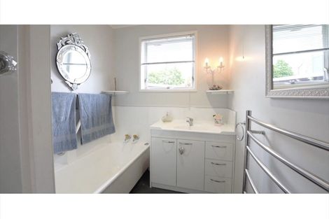 Photo of property in 3 Woodstock Road, Fairfield, Hamilton, 3214