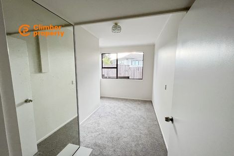 Photo of property in 15 Clearview Heights, Ranui, Auckland, 0612