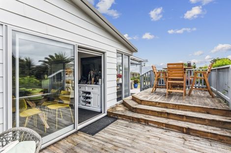 Photo of property in 8 Norna Grove, Waikawa Beach, Levin, 5573