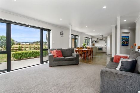 Photo of property in 4 Twin Willow Close, Cambridge, 3434