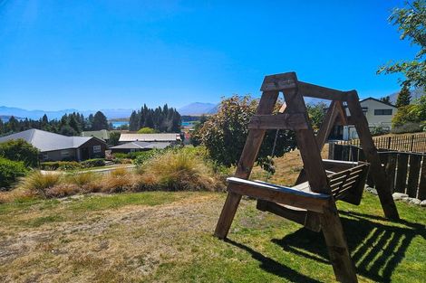 Photo of property in 4 Hamilton Drive, Lake Tekapo, 7999
