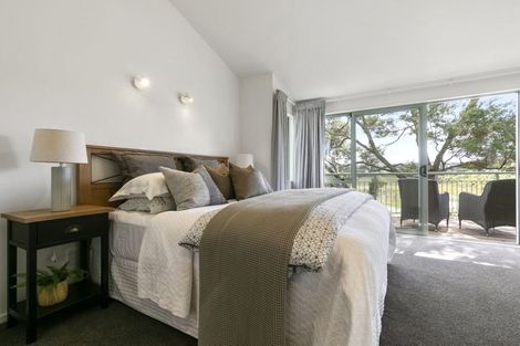 Photo of property in 2/34 Mcbreen Avenue, Northcote, Auckland, 0627