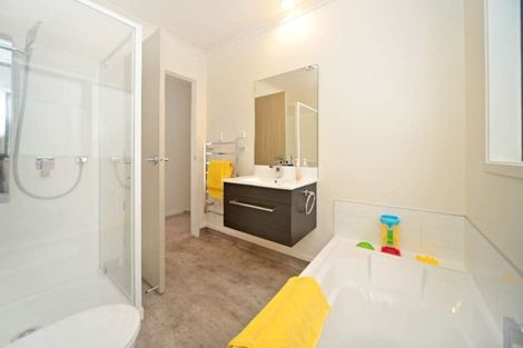 Photo of property in 205d Pakuranga Road, Pakuranga, Auckland, 2010