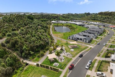 Photo of property in 84 Pakanga Grove, Pyes Pa, Tauranga, 3112