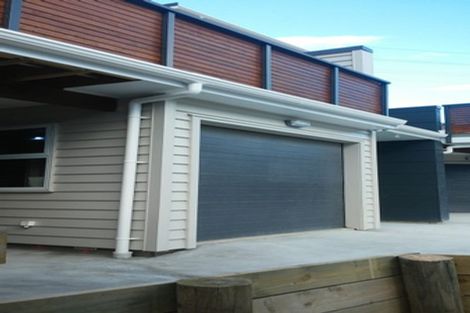 Photo of property in 104b Glanmire Road, Newlands, Wellington, 6037