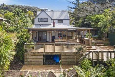 Photo of property in 27 Awhiorangi Promenade, Swanson, Auckland, 0816